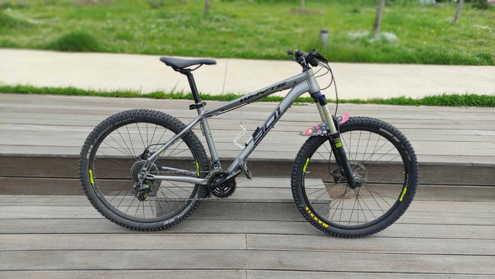 Bicicleta enduro/trail hardtail WHYTE 901 model din 2016 roti 27,5