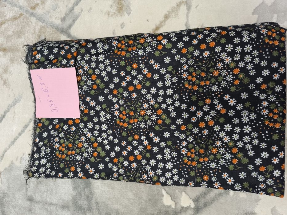 Отрезы тканей продаются