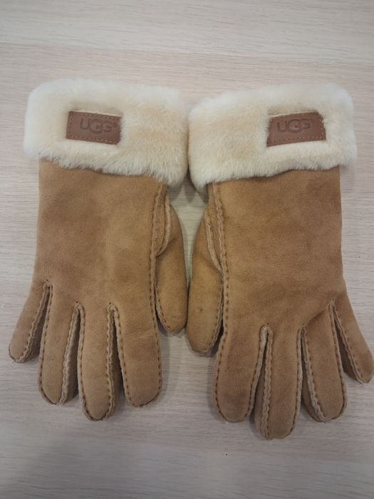 Se vinde manusi ugg originale