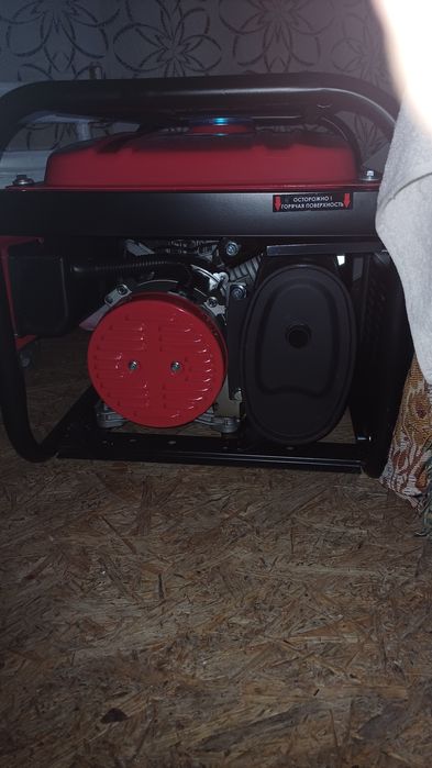 Бензогениратор новый в упаковке