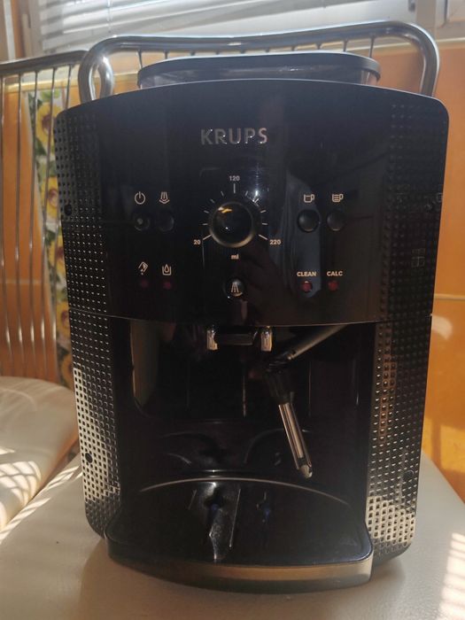 Espresor Krups EA 810B presiune 15 bari, negru 36.5x24.5x33 cm