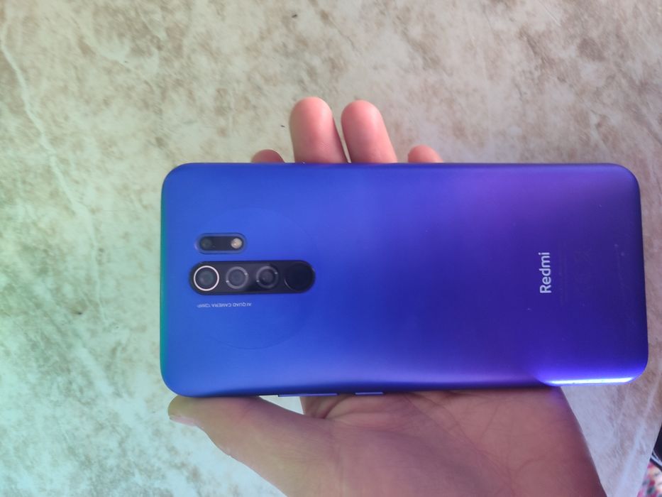 Telefon sotiladi Redmi 9  A30 holat alo aybi stiklo singan huyna ayb y