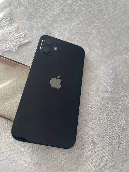 Айфон 12, 64-гб,