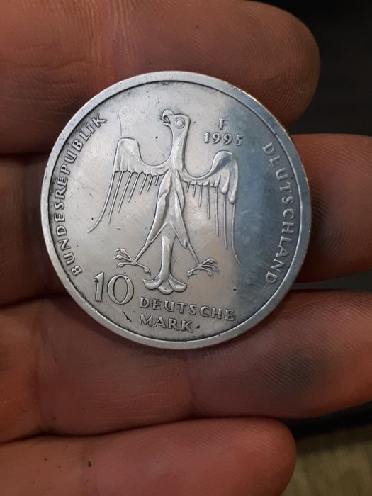 Продам старые монеты