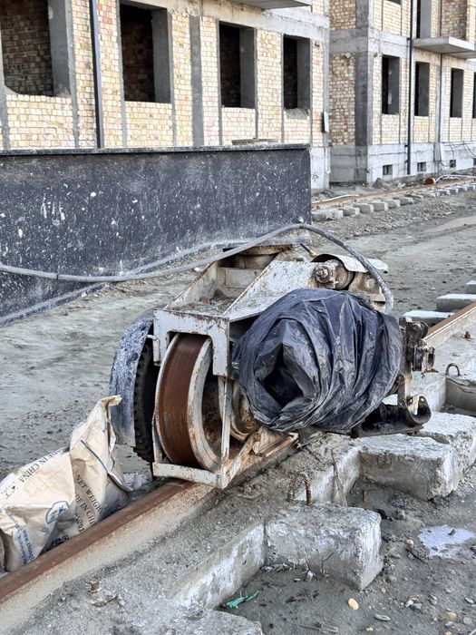 Bashnya krani 60–80 metr atrofida 10–18 tonnagacha f