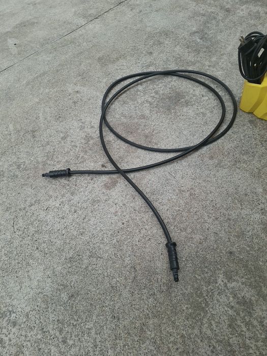 Vând pompa de spălat cu presiune Karcher K2