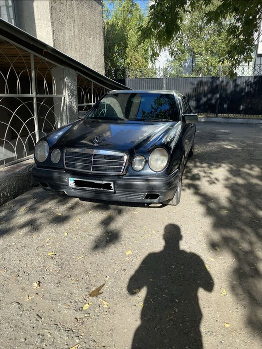 Продам мерса 210