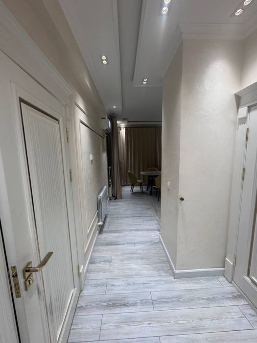 Zarafshon city срочно продается 2 ком квартира центр Piramit tower