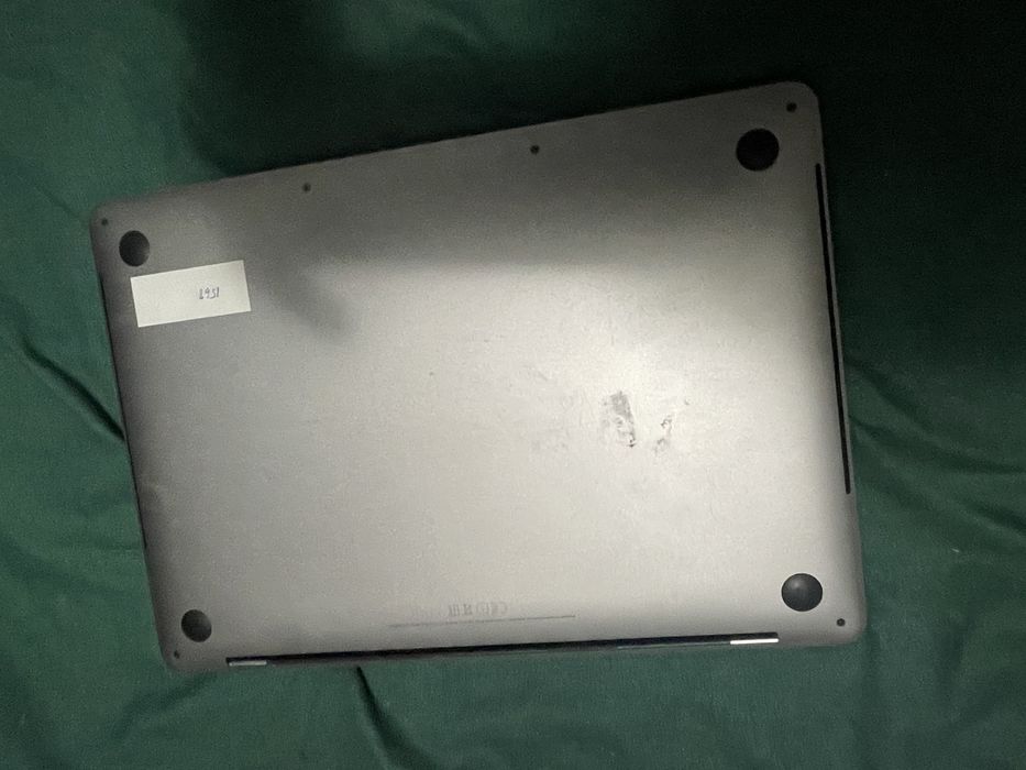 MakBook Pro 256 GB  13inch  touchbar