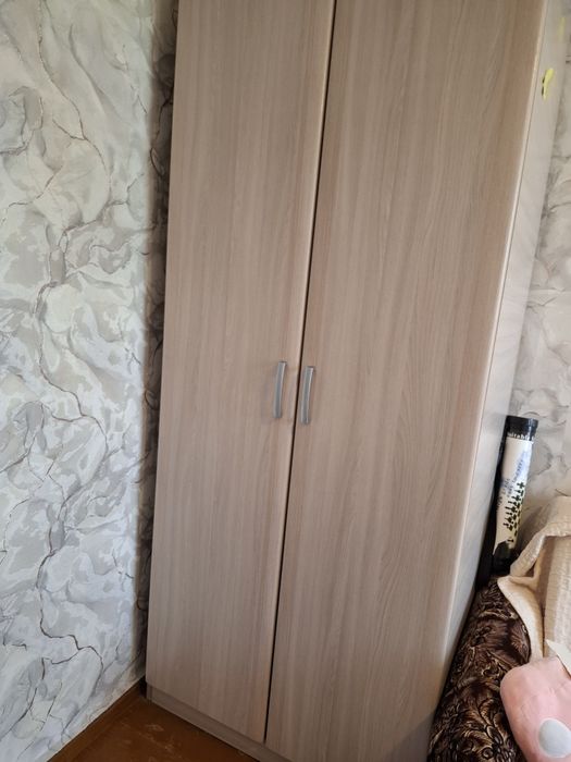 Детская кровать, стол , шкаф