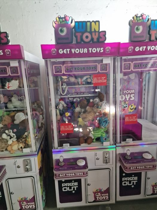 Кран машини за плюшени играчки