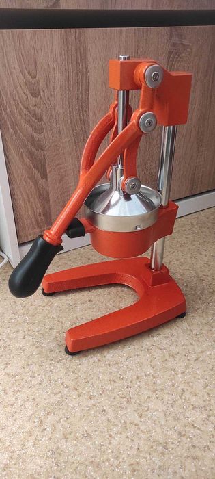 Професионална цитруспреса, сокоизтисквачка Гремания-НОВА-МАСИВНА,ТЕЖКA