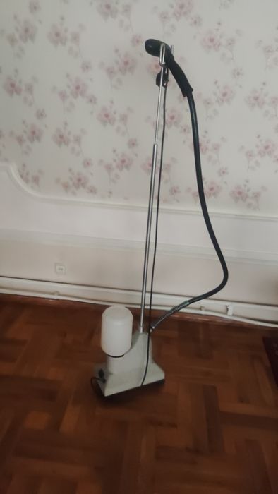 Глажка паром, напольное, размер высота1метр 52см. металлическая стойка
