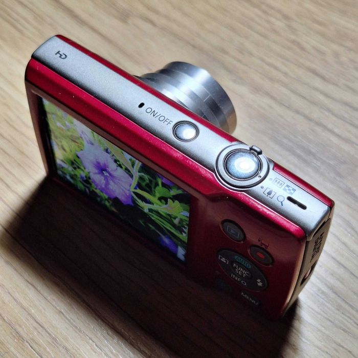 Фотоапарат Canon PowerShot ELPH 180 (IXUS 175)