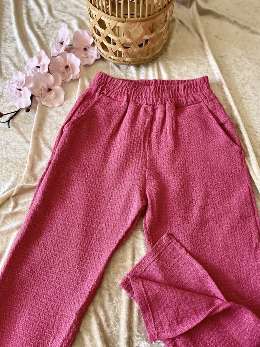 Сет от сако и панталон в циклама. Размери С и М.