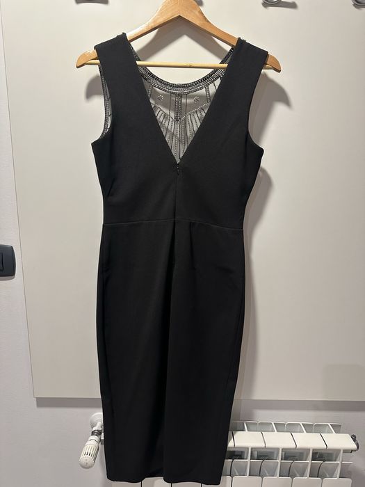 Елегантна черна рокля с камъни