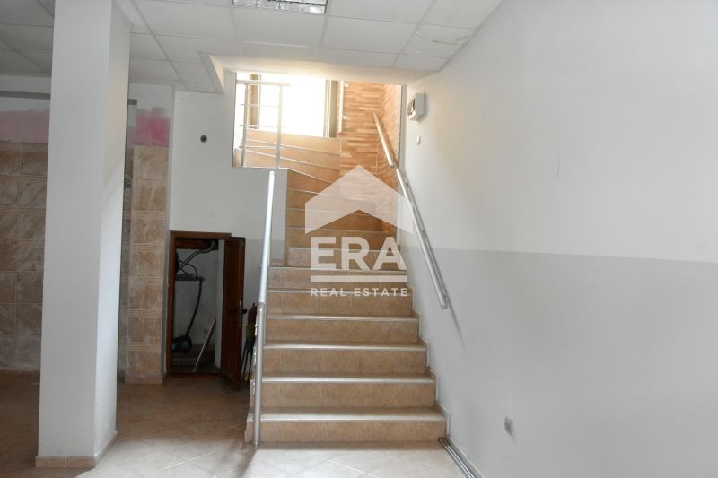 Ексклузивен необзаведен офис за продажба, на сутеренно ниво, в тухлена