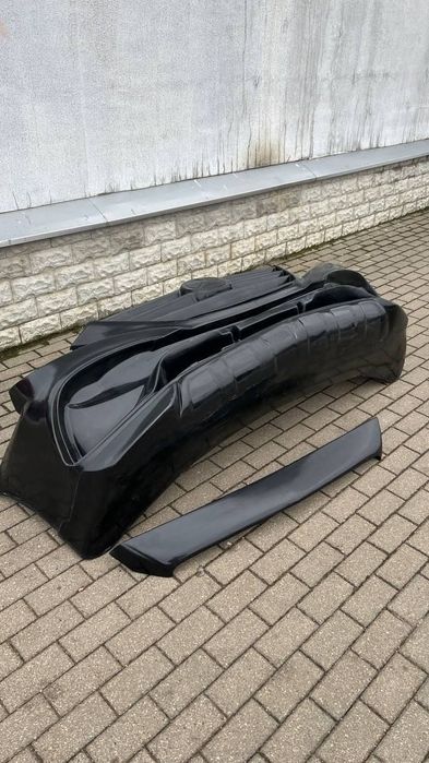 Продам бампер на мерседес спринтер