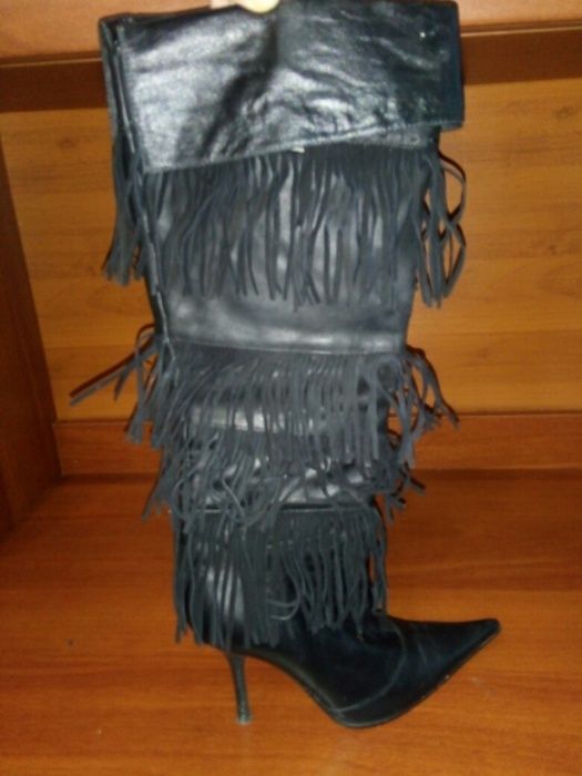 Продам сапоги в отличном состоянии.