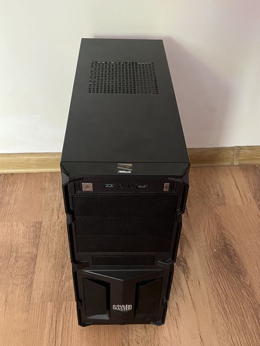 Кутия за компютър Cooler Master (отлично състояние)