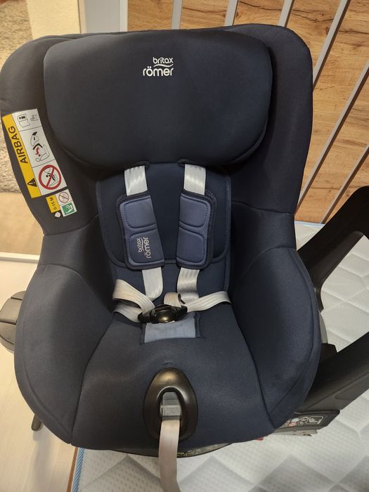 Стол за кола ISOFIX Britax Romer Swingfix M i-Size + ПОДАРЪК