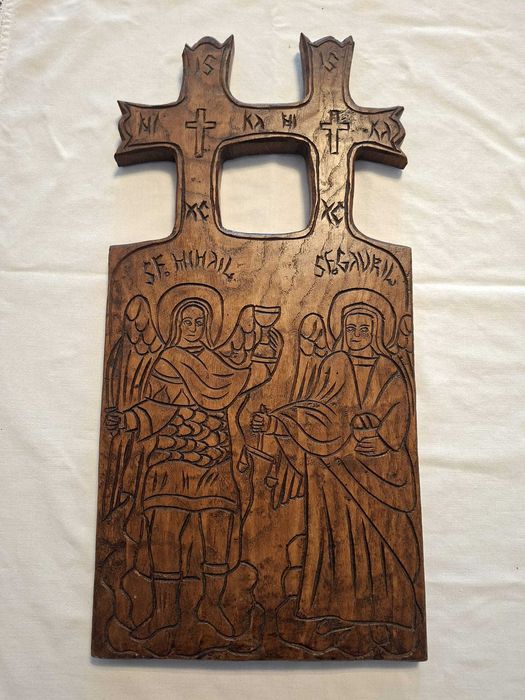 Icoană sculptată în lemn masiv – Sfinții Arhangheli Mihail și Gavriil