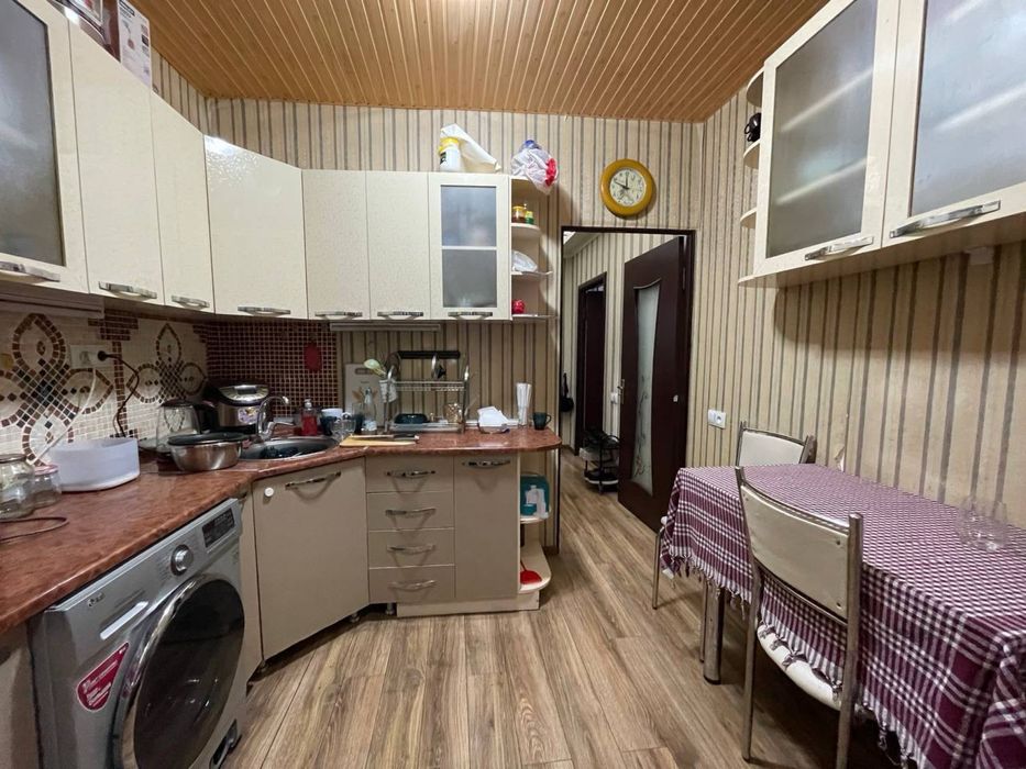 Продам квартиру 2/3/9 на буюк ипак йули , чайхана салом