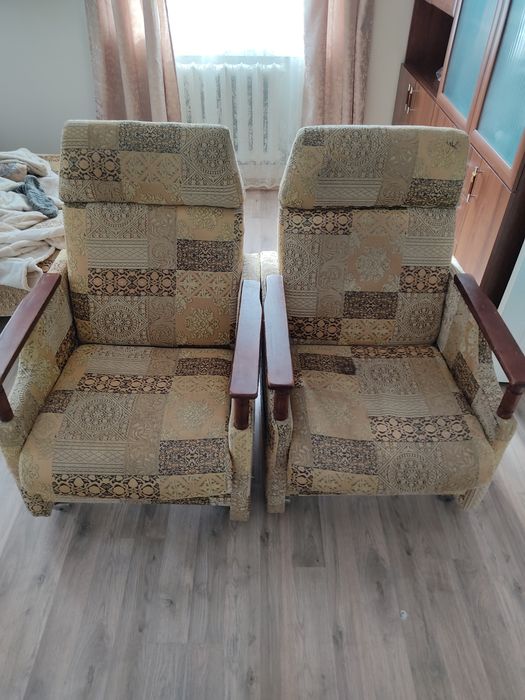 Диван и два кресла