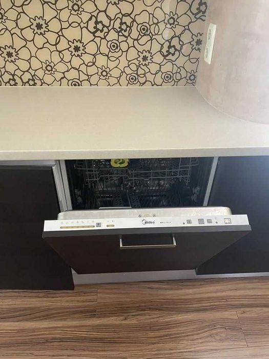 Дава се под наем Тристаен апартамент в Пловдив, Въстанически - 100 кв.м за 612 € - Снимка #7