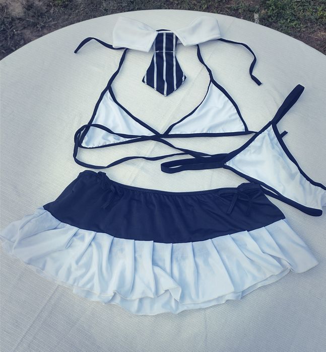 Set lenjerie sexy top decolteu adanc si fusta voal  plaja&  set lenjerie role play studenta cravata