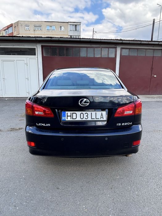 Vând Lexus IS 220d