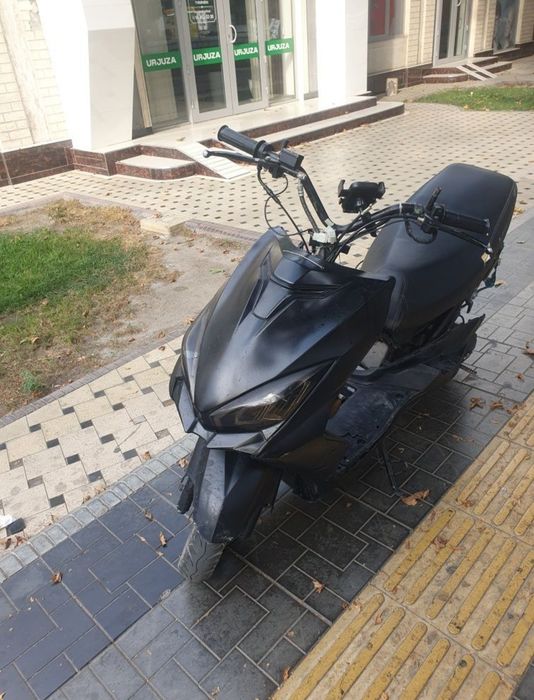 Skuter sotiladi srochno