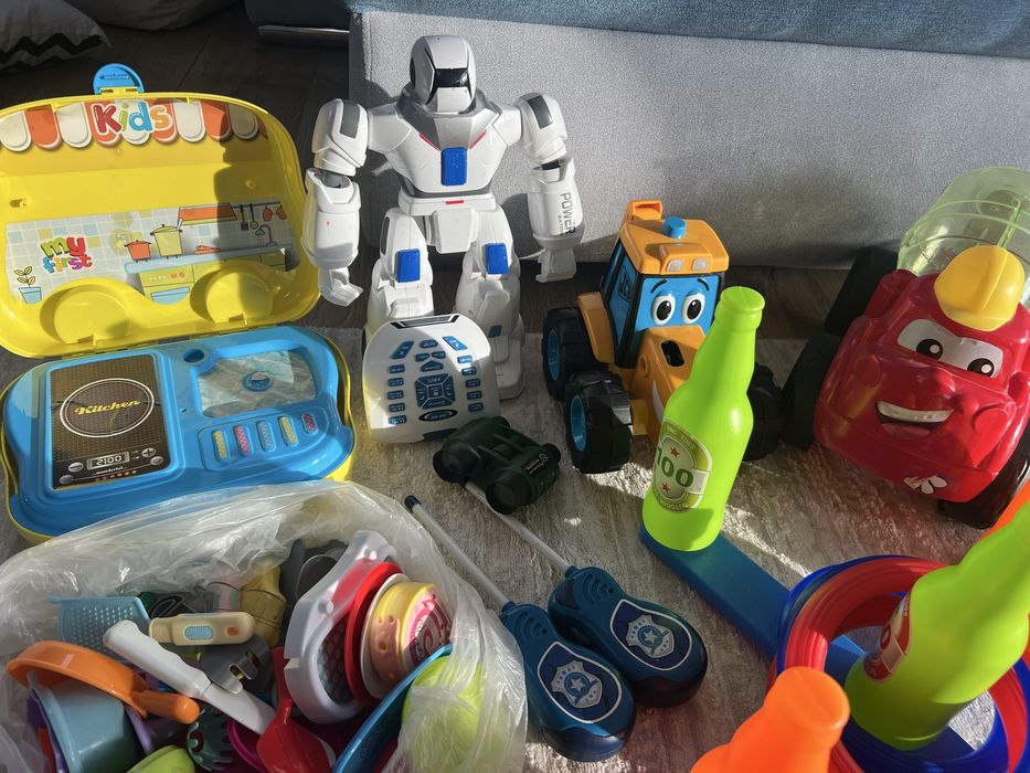 Vand lot jucarii