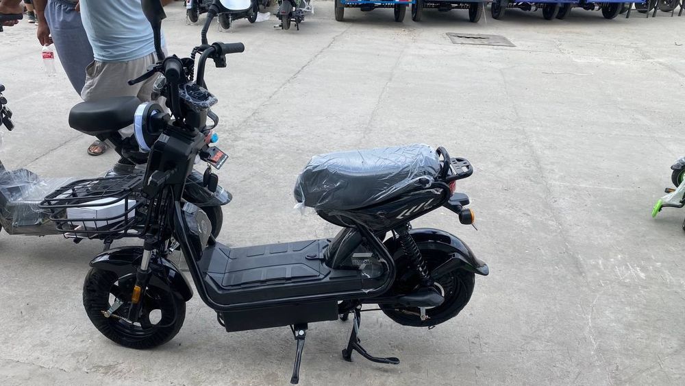 Skuter elektroskuter