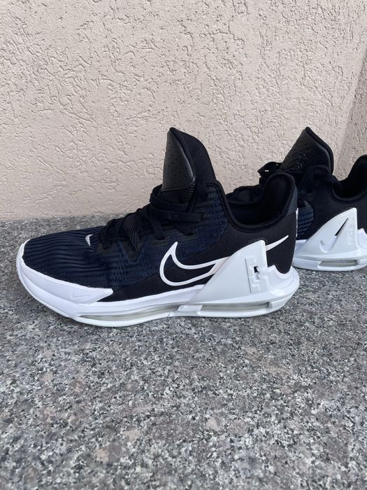 Nike LeBron Witness 6