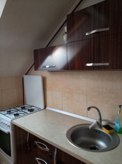 Închiriez garsoniera