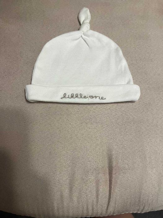 Set caciulite/ sosete/ manusi bebe 0-3 luni, noi