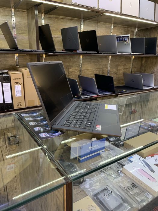 Новый Asus Vivobook AMD Ryzen 5 7520U