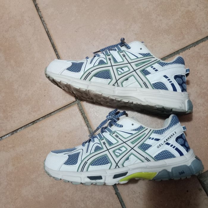 Кроссовки новые 40 р.