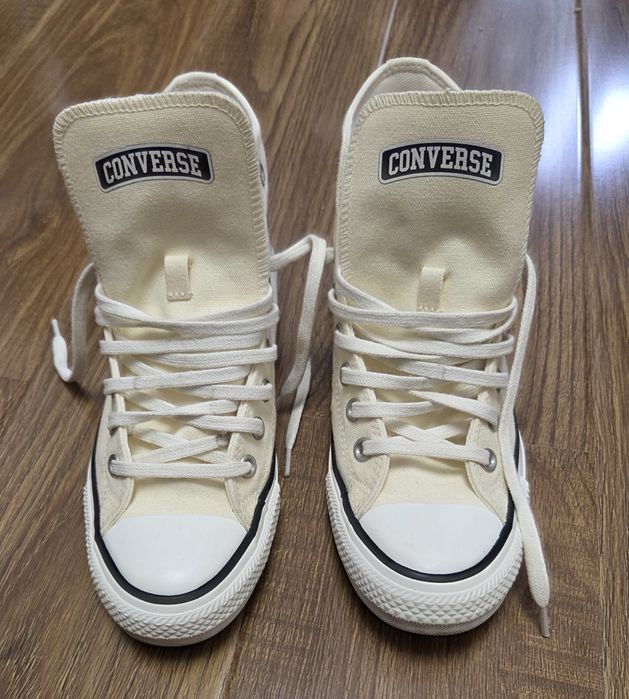 Converse mărimea 39,5