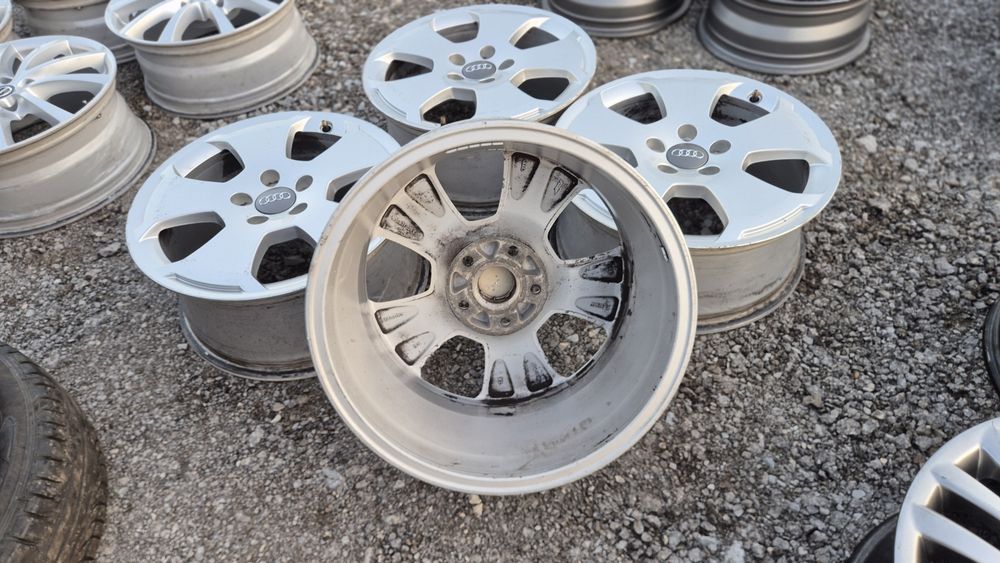Оригинални джанти Ауди 5/112 Audi A3 5x112

Употребявани, Шумен