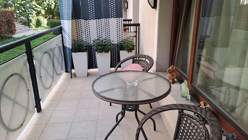 Дава се под наем Двустаен апартамент в Плевен, Идеален център - 77 кв.м за 550 € - Снимка #1