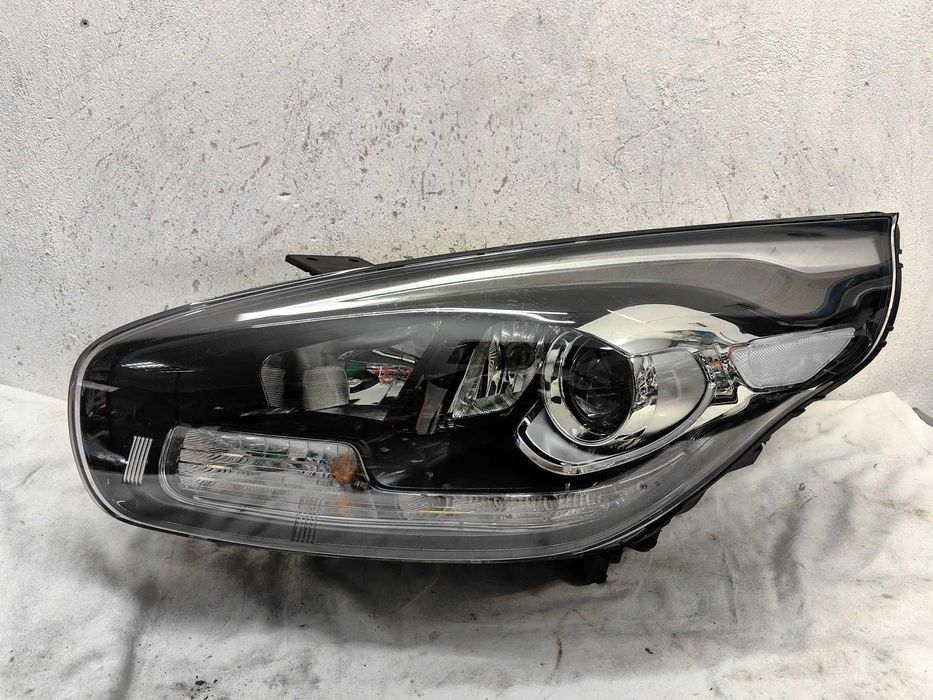 Оригинален фар Киа  Kia Carens 4 Rondo Led