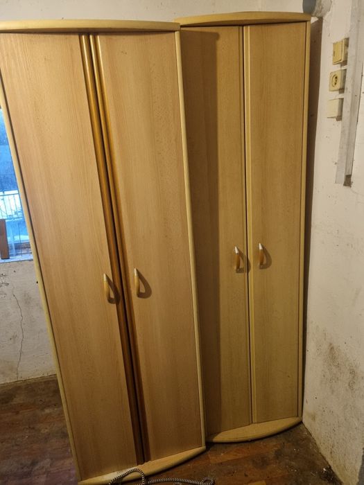 Шкафы для одежды