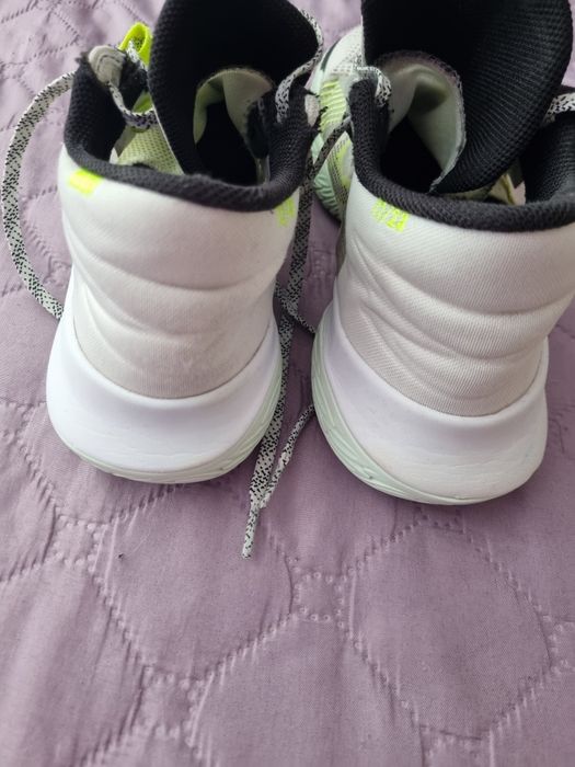 NIKE Kyrie Flytrap V Shoes 
Код на продукта: CZ4100-001