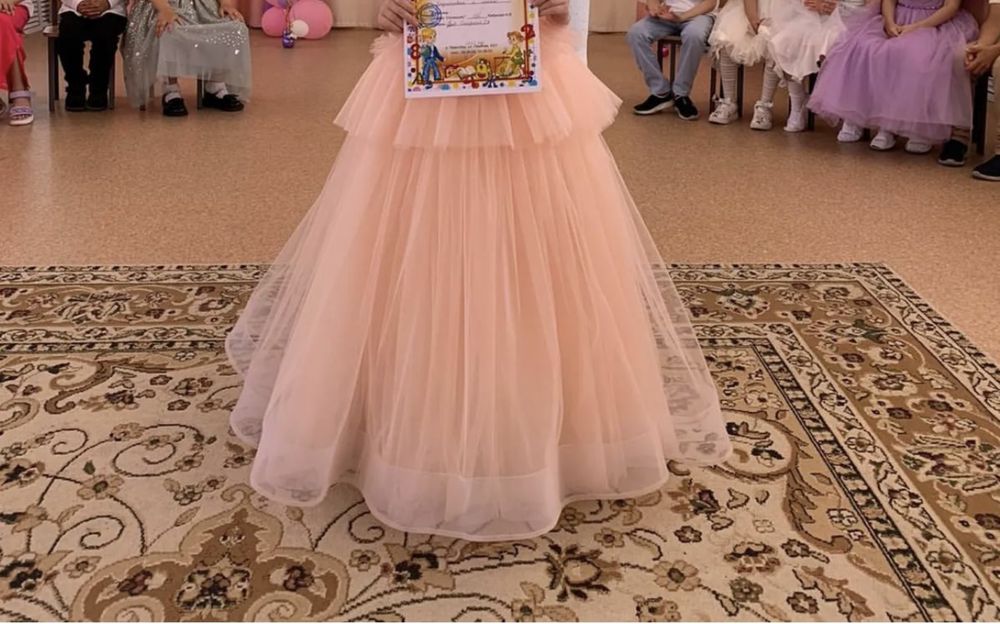 Продам платье на рост 110-130