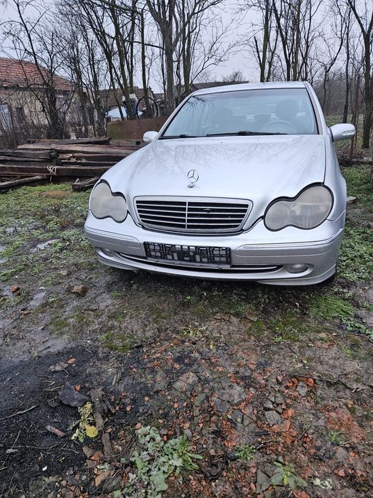 Dezmembrez ford focus mondeo 2.0 tdci mercedes c220 cdi peugeot 2.0hdi