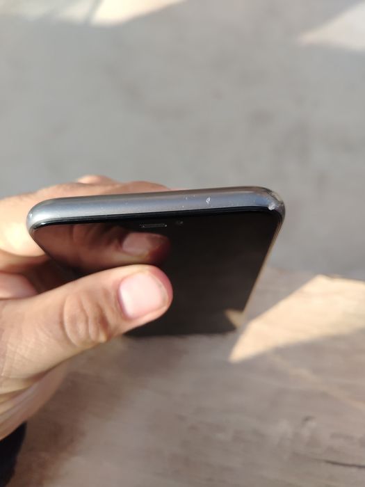 Apple 11 64GB ёмкость 78 фейс работает