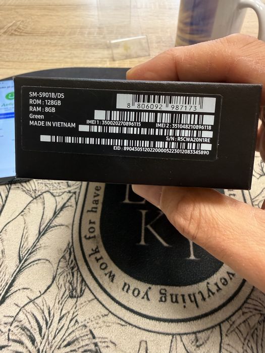 Samsung Galaxy S22 5G 8/128gb - комплект, отличен