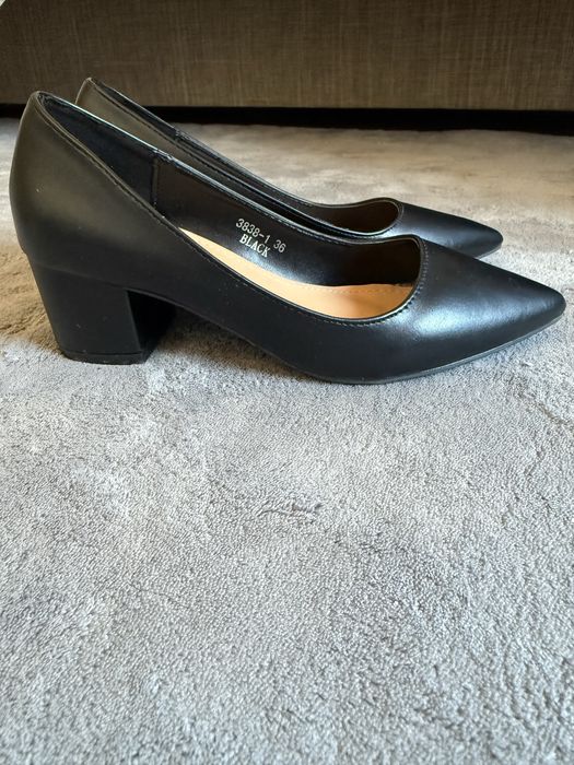 Дамски обувки номер 36